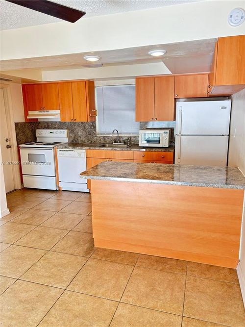 apt-a219-7310 Sw 82nd St, Miami, FL, 33143-7422 | Card Image
