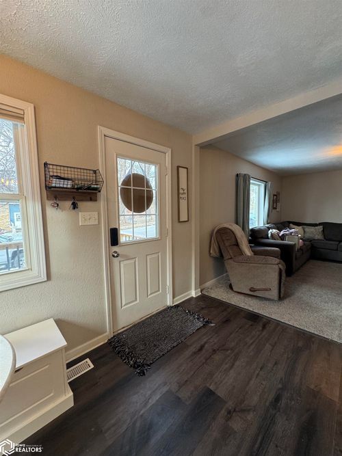 204 W Grant Ave, Shenandoah, IA, 51601-1811 | Card Image