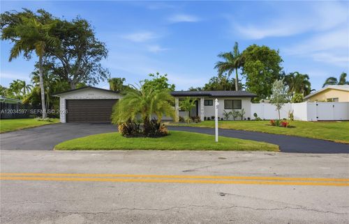 2731 Ne 52nd St, Lighthouse Point, FL, 33064-7844 | Card Image