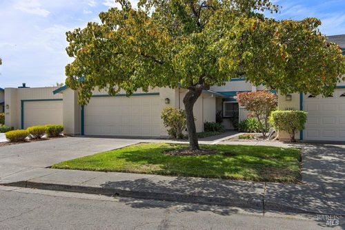 1492 London Circle, Benicia, CA, 94510 | Card Image