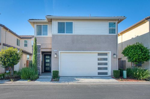 3660 Parkstone Way, Clovis, CA, 93619-5291 | Card Image