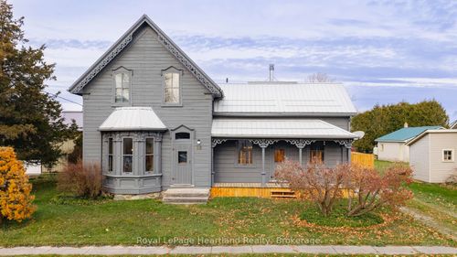 {{alt}} | Card Image