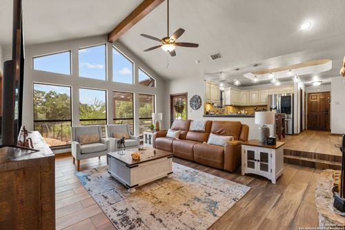 31421 Wild Oak Hl, Fair Oaks Ranch, TX, 78015-4144 | Card Image