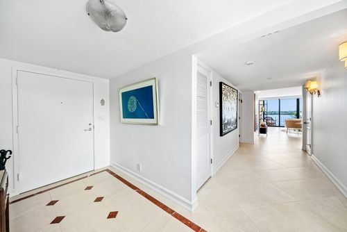 apt-303e-2784 S Ocean Blvd, Palm Beach, FL, 33480-5531 | Card Image