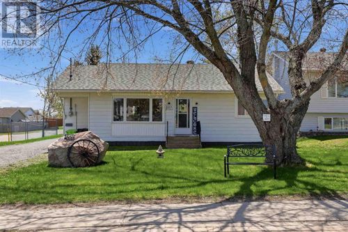 661 Mcnabb St, Sault Ste. Marie, ON, P6B1Z8 | Card Image