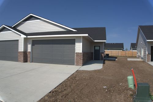 2791 S Cedar Crest St, Wichita, KS, 67215 | Card Image