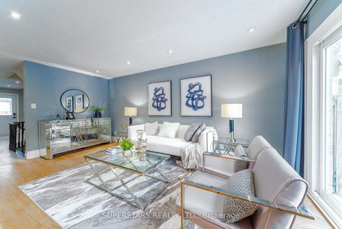 17 Old Wellington St, Markham, ON, L3P5E3 | Card Image