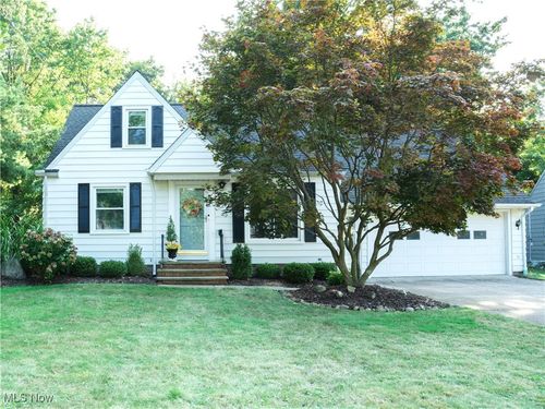 5392 Robinhood Dr, Willoughby, OH, 44094-4326 | Card Image