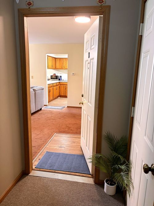 b-940 Jefferson Ave, Elgin, IL, 60120-4068 | Card Image