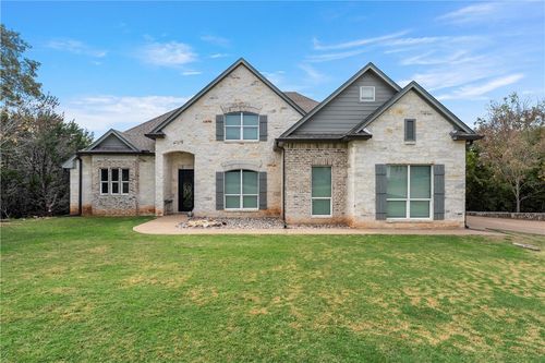 815 Whispering Oaks, China Spring, TX, 76633-3522 | Card Image