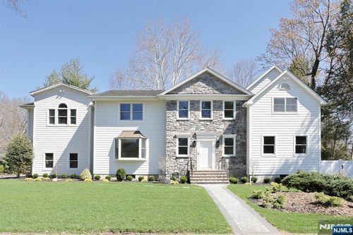 337 Franklin St, Haworth, NJ, 07641-1415 | Card Image