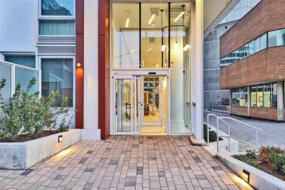 909 - 33 Helendale Ave, Condo with 1 bedrooms, 1 bathrooms and null parking in Toronto ON | Image 1