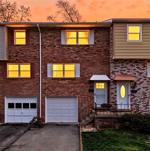 930 Academy Heights Dr, Hempfield Twp, PA, 15601 | Card Image
