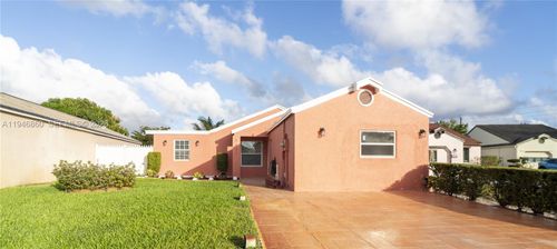 2421 Sw 84th Ter, Miramar, FL, 33025-2154 | Card Image