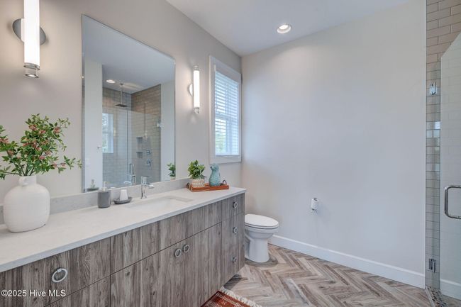 Bathroom 3 | Image 59