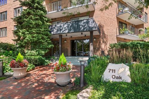 308-711 Oak St, Winnetka, IL, 60093-2545 | Card Image