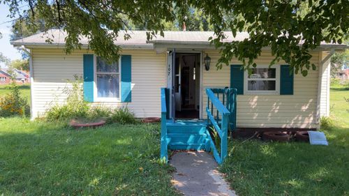 107 N Walker St, Morocco, IN, 47963-8291 | Card Image