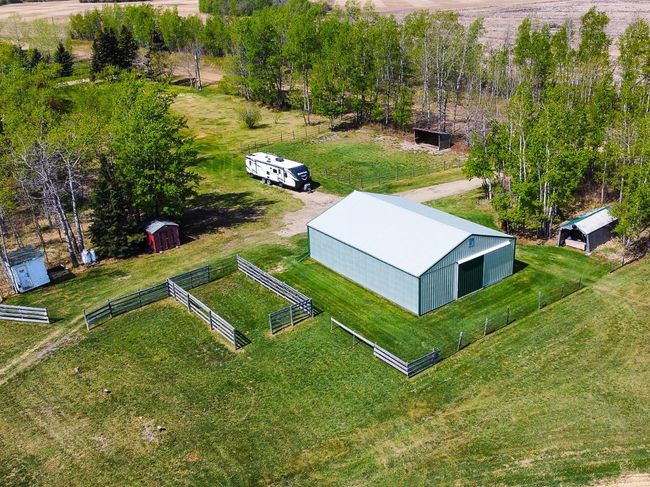 20133 Twp Rd 832, House other with 3 bedrooms, 2 bathrooms and null parking in St Isidore AB | Image 36