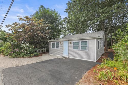 49 Shore Ave, Wareham, MA, 02571-2754 | Card Image
