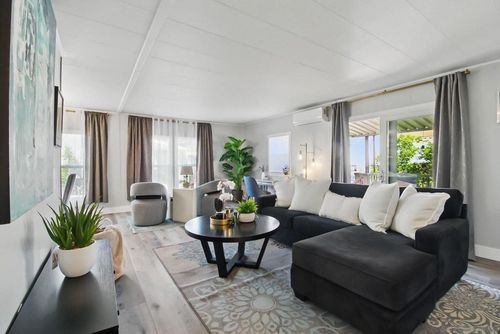 spc-126-525 W El Norte Pkwy, Escondido, CA, 92026-3911 | Card Image