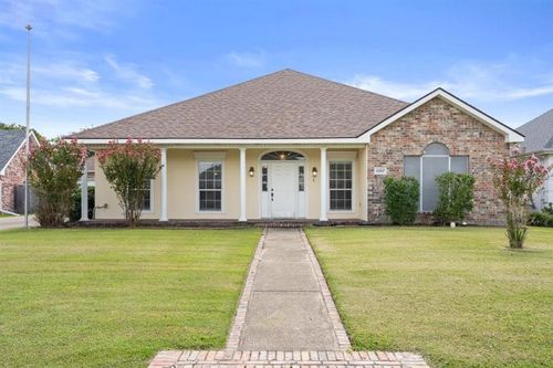 4207 W Jevon Ln, Lake Charles, LA, 70605-4286 | Card Image