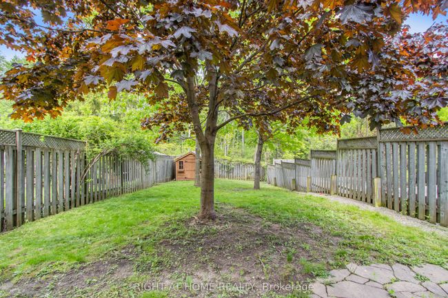 82 Rossmore Crt, House other with 3 bedrooms, 2 bathrooms and 2 parking in London ON | Image 38
