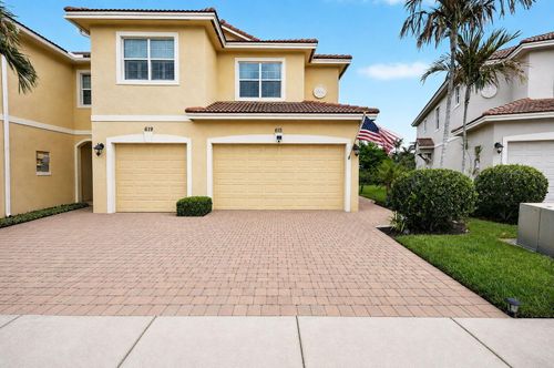 615 Sw Glen Crest Way, Stuart, FL, 34997-7255 | Card Image