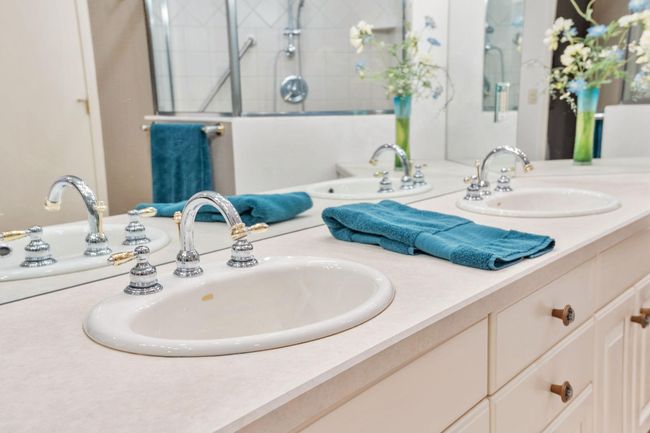 33 Summit Vw, Townhouse with 3 bedrooms, 3 bathrooms and null parking in North Oaks MN | Image 32