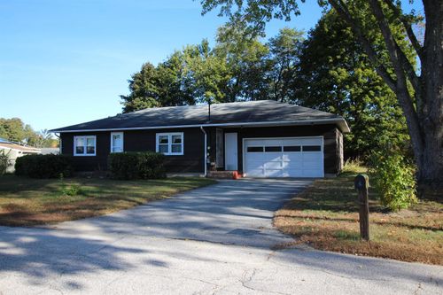 4 Travers Street, Hudson, NH, 03051 | Card Image