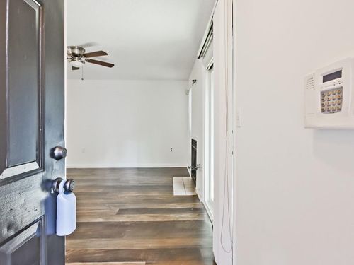 632 Granville Ct, Sandy Springs, GA, 30328-3445 | Card Image