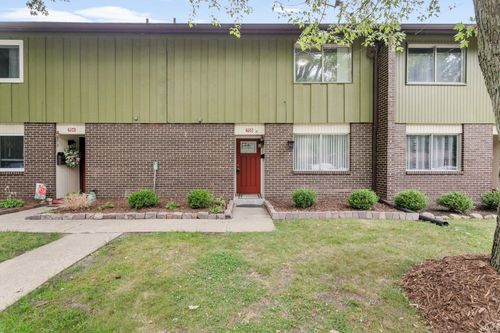 705-2500 Topsfield Rd, South Bend, IN, 46614-2452 | Card Image