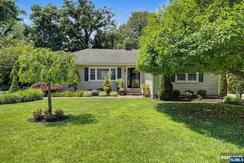 15 Valley Road, Denville Township, NJ, 07834 | Card Image