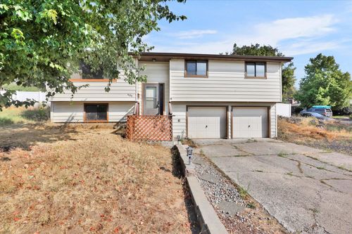 806 Moyer St, Cheney, WA, 99004-1352 | Card Image