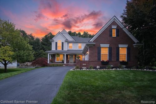 205 Franklin Lake Cir, Oxford, MI, 48371-3665 | Card Image