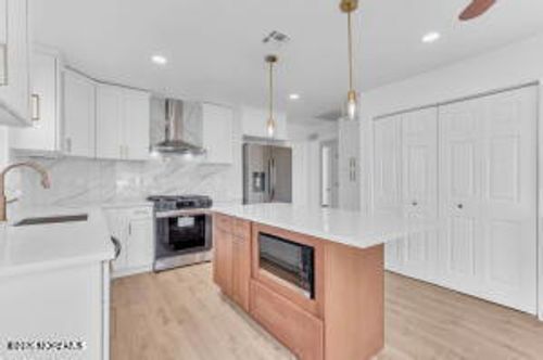2 Sabinas St, Toms River, NJ, 08757-6153 | Card Image