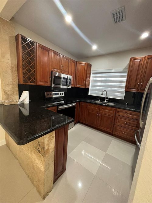 na-1648 Sw 13th St, MIAMI, FL, 33145 | Card Image