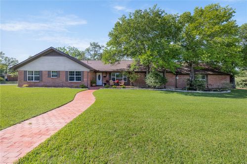 800 Esther Blvd, Bryan, TX, 77802-1817 | Card Image