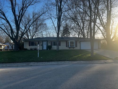 4 Circle Ct, Montgomery, IL, 60538-2740 | Card Image