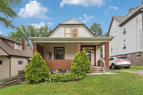 381 Camp Ave, New Kensington, PA, 15068-4711 | Card Image