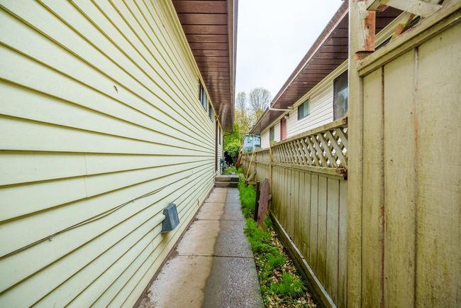 1951 Coquitlam Avenue, House other with 3 bedrooms, 2 bathrooms and 2 parking in Port Coquitlam BC | Image 25