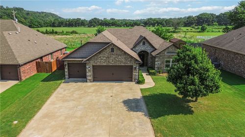 209 Pebble Beach Dr, Cave Springs, AR, 72718-9032 | Card Image