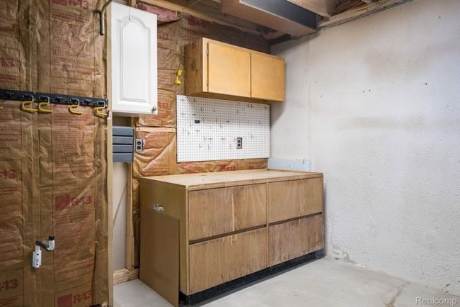 Basement workshop space | Image 25