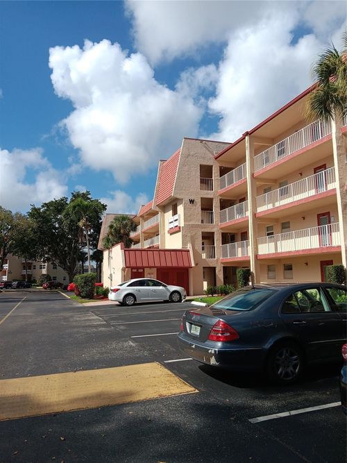 206-1035 Country Club Dr, Margate, FL, 33063-3223 | Card Image