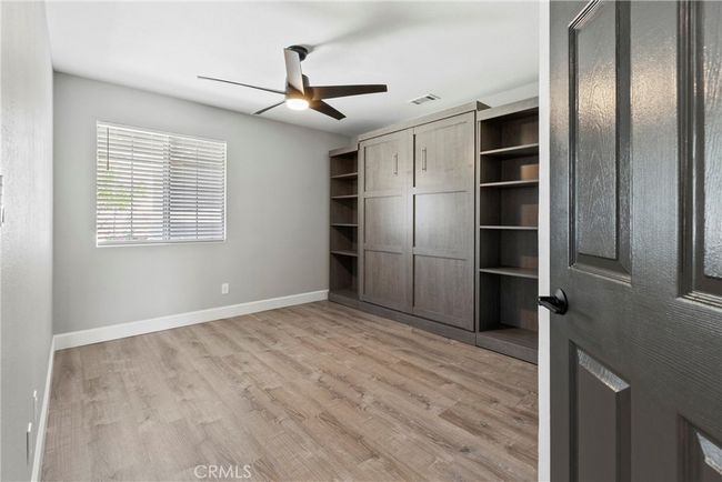 Bedroom with Murphy bed | Image 19