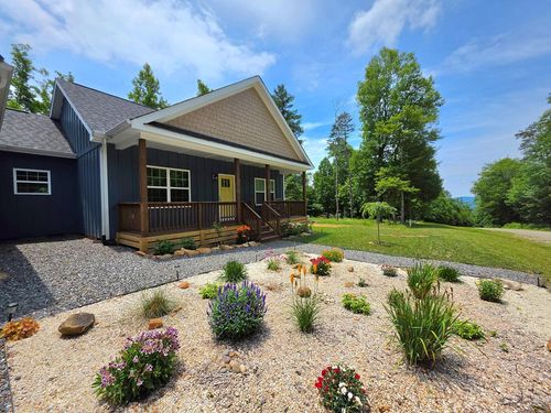 587 Seven Springs Pkwy, Fancy Gap, VA, 24328-4488 | Card Image