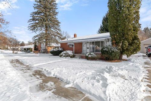 680 Lincoln St, Lapeer, MI, 48446-1850 | Card Image