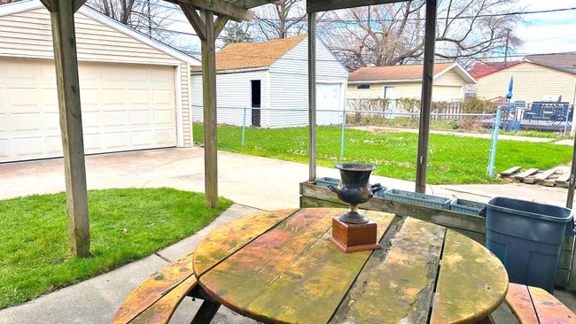 20864 Hollywood St, House other with 2 bedrooms, 1 bathrooms and null parking in Harper Woods MI | Image 8