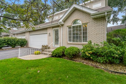 8956 Price Cir, Highland, IN, 46322-2281 | Card Image