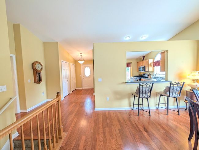 7259 Maplecrest Cir, Condo with 2 bedrooms, 3 bathrooms and null parking in Swartz Creek MI | Image 5
