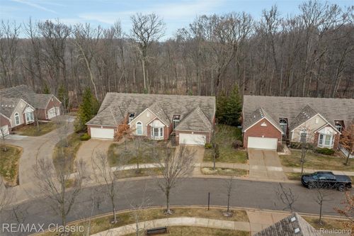 40548 Lenox Park Dr, Novi, MI, 48377-2353 | Card Image